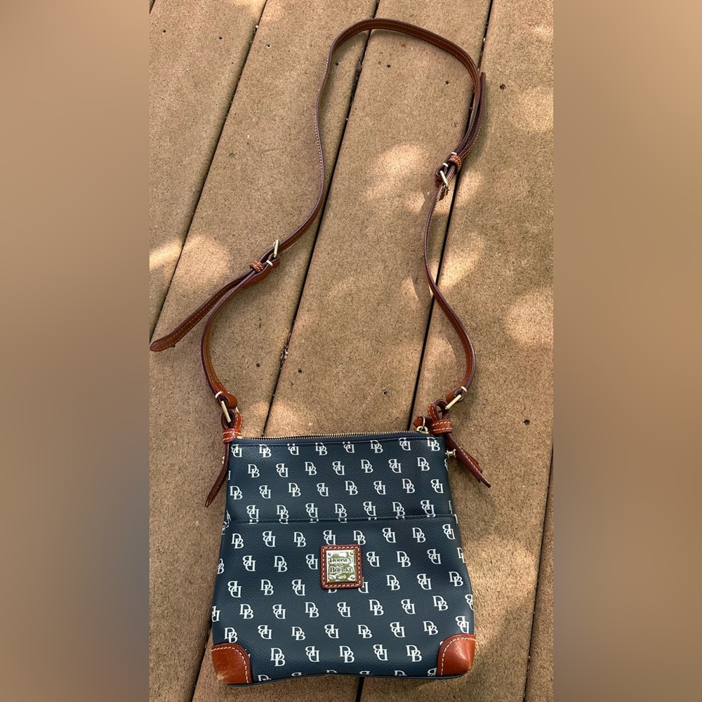 Dooney & Bourke Gretta Letter Carrier Crossbody Logo